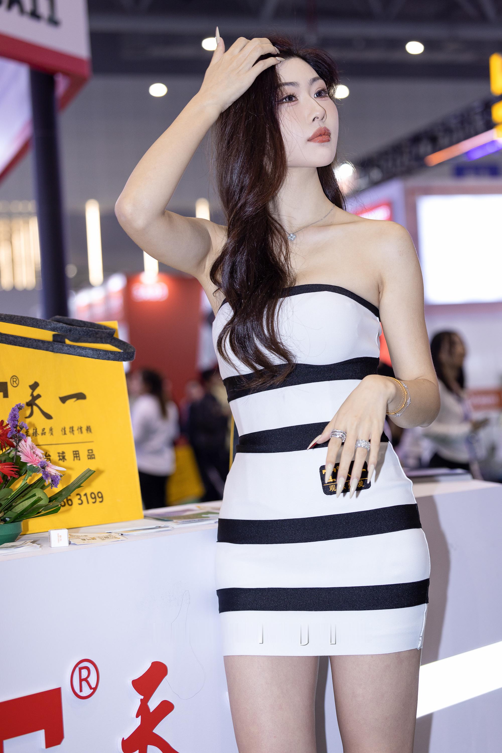 抹胸裙魅力女神~~