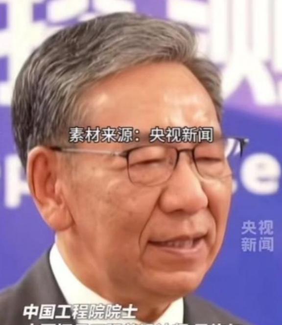 我们肯定是在月球发现了什么东西,现在已经不满足地球内的对手了,前脚才说东风快递能