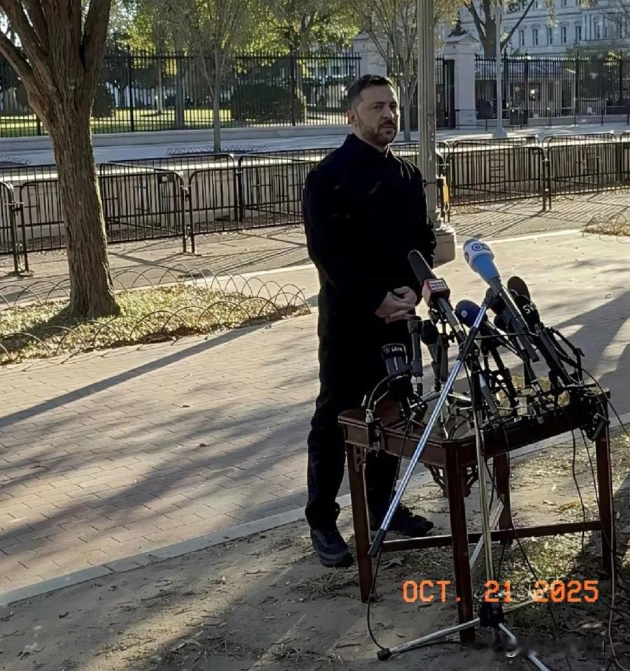 终于明白，弱国无外交的含义了，当我看了这场景才懂得，泽连斯基这次白宫