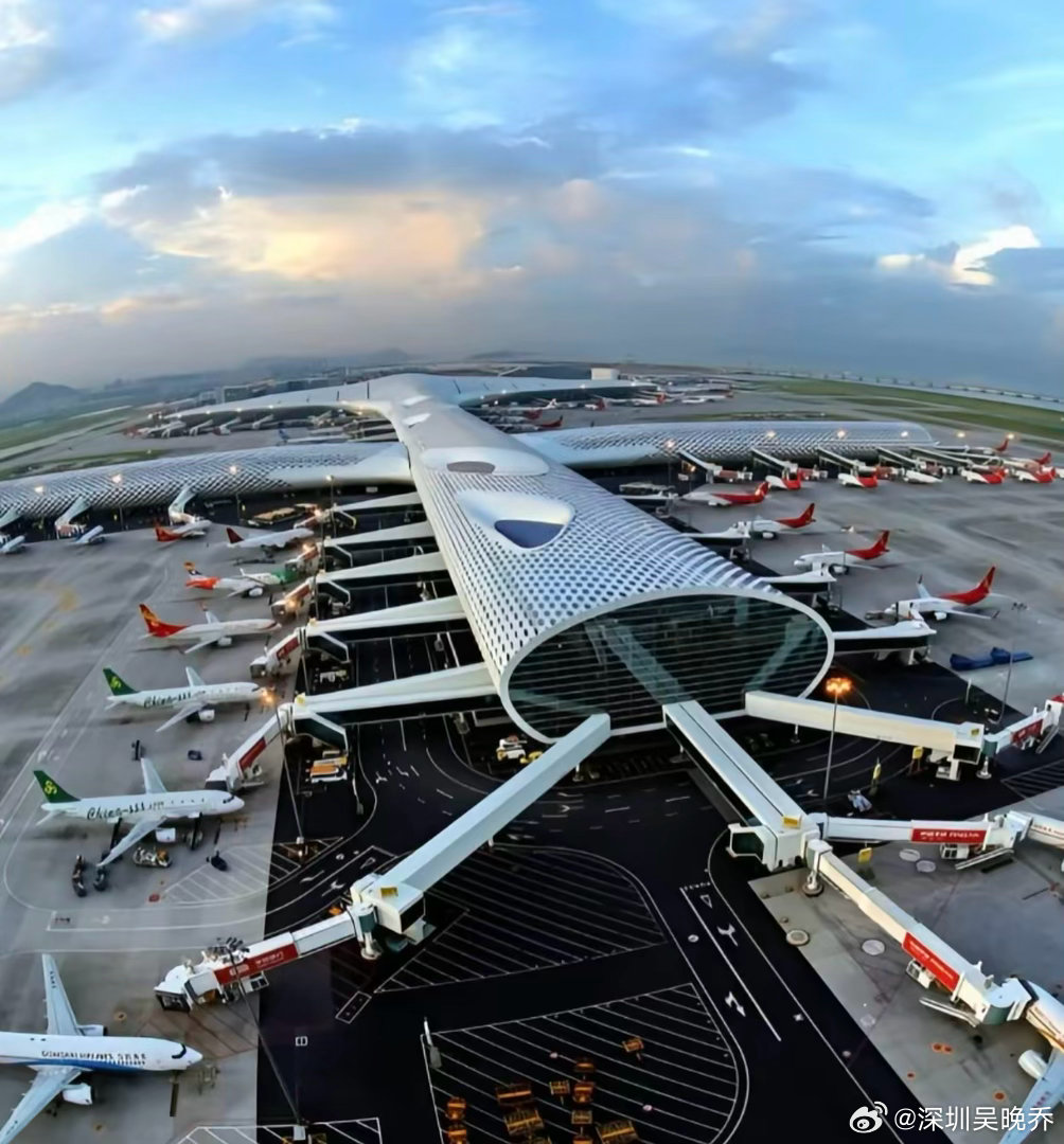 深圳机场设计者，你给我出来解释解释，你是故意为了让人乘飞机晚点，才弄出个这样的外