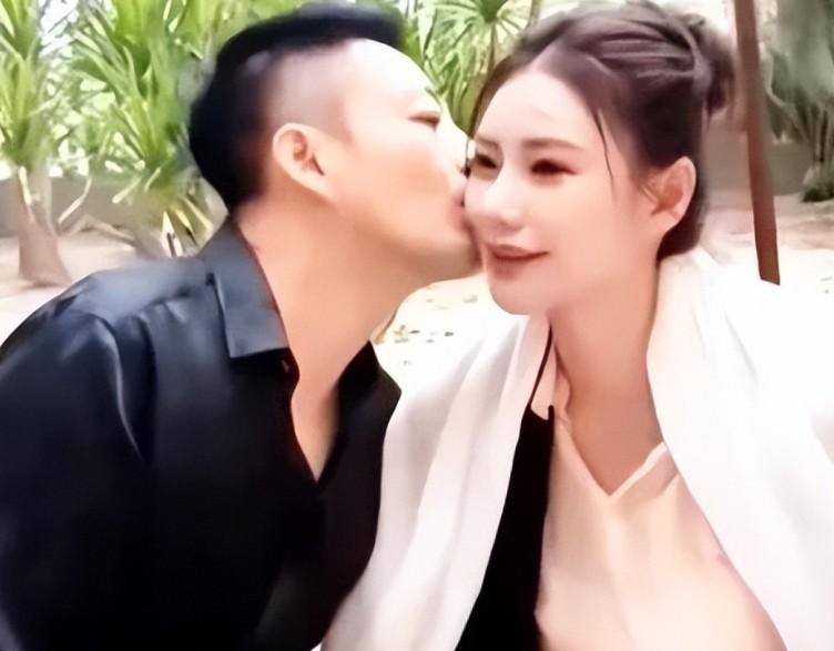 马筱梅又不是十恶不赦之人，她只是离了场婚，像大多数离婚夫妻一样原因种种外人并不关