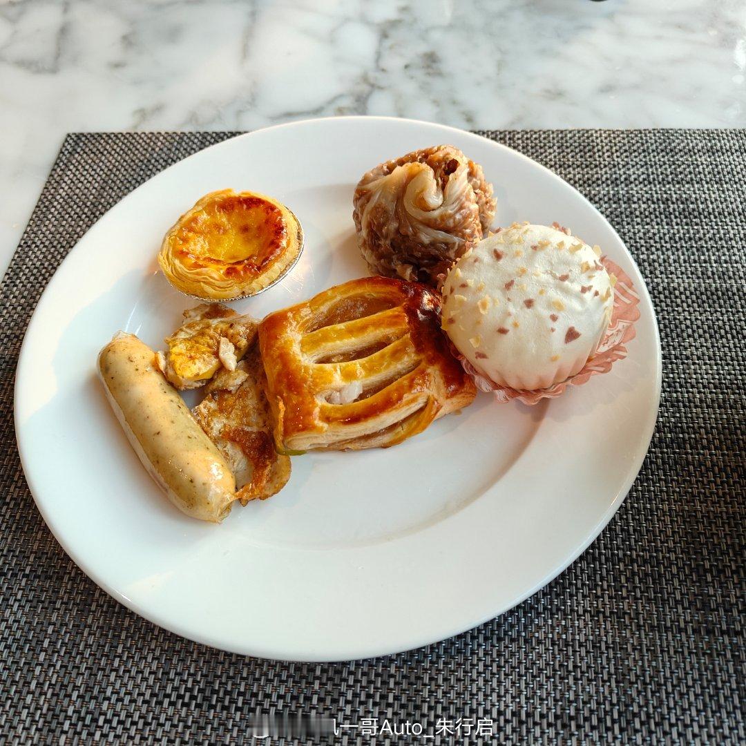 先吃个早点先感觉长沙的面条确实不错虾饺的话比起广州的还是稍微差点意思