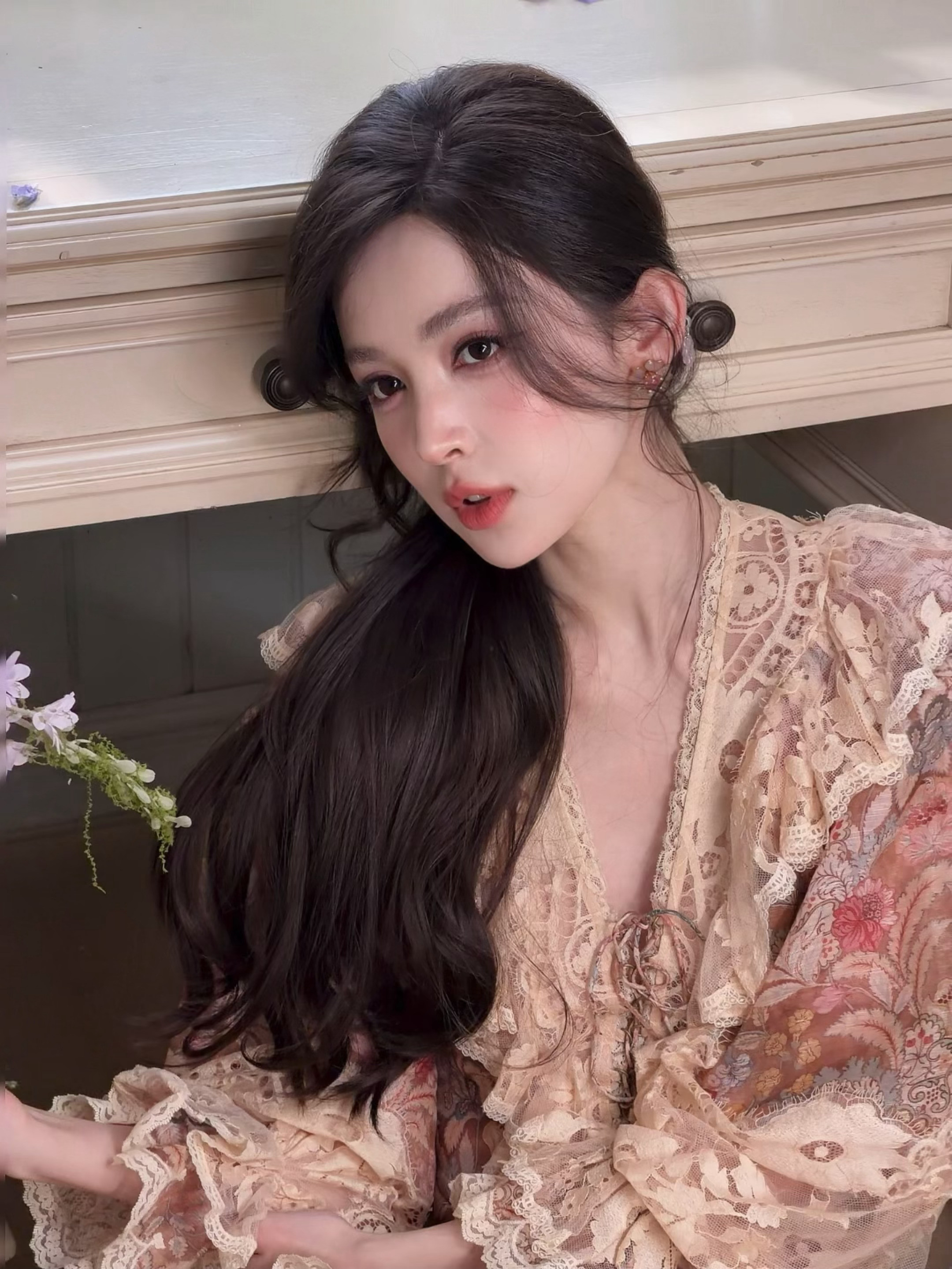 这是最新娜扎的live我真的没话说了她像一幅出逃的油画💦（好嫩好嫩这哪里