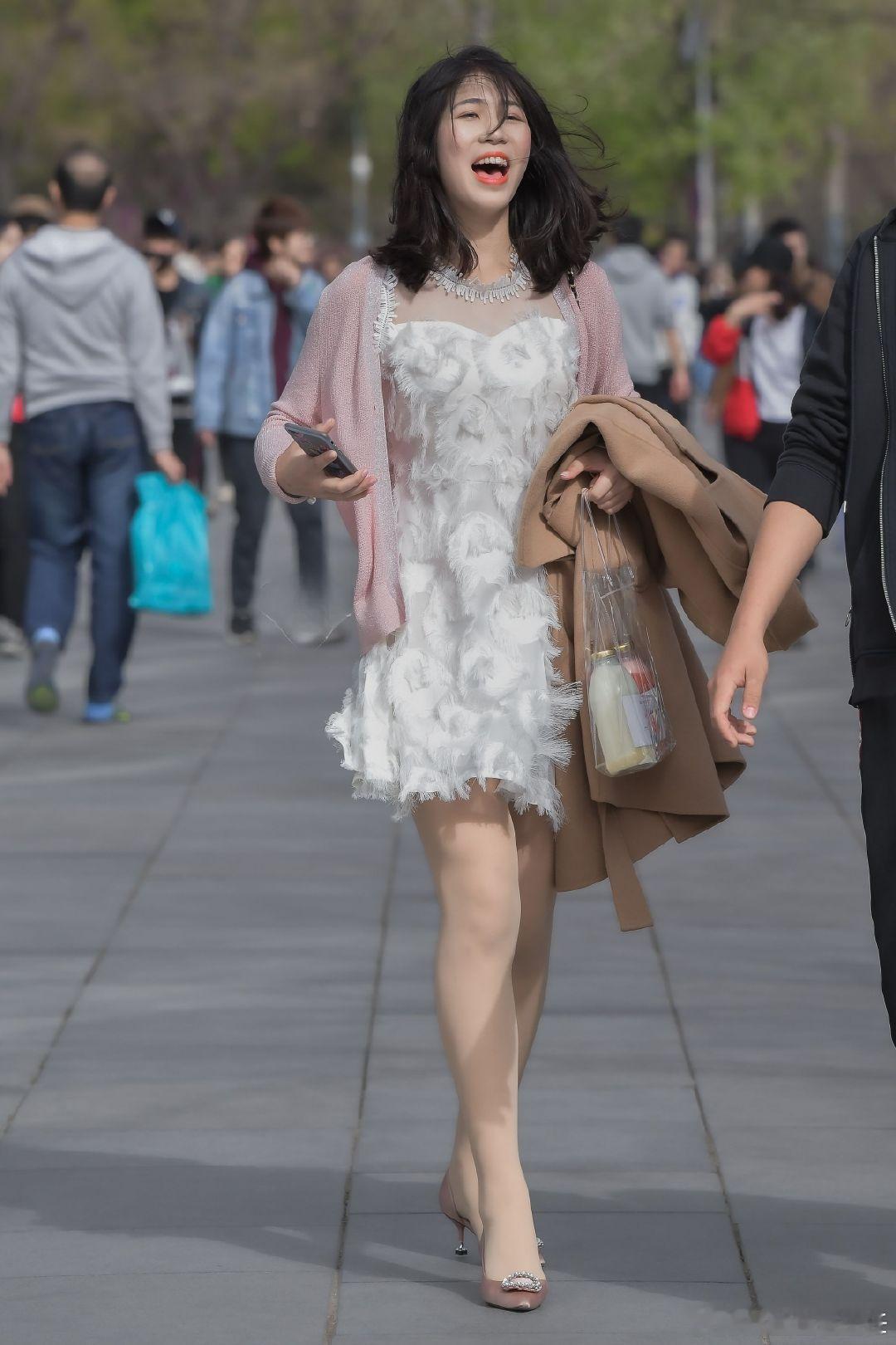 轻熟女神范儿时尚街拍