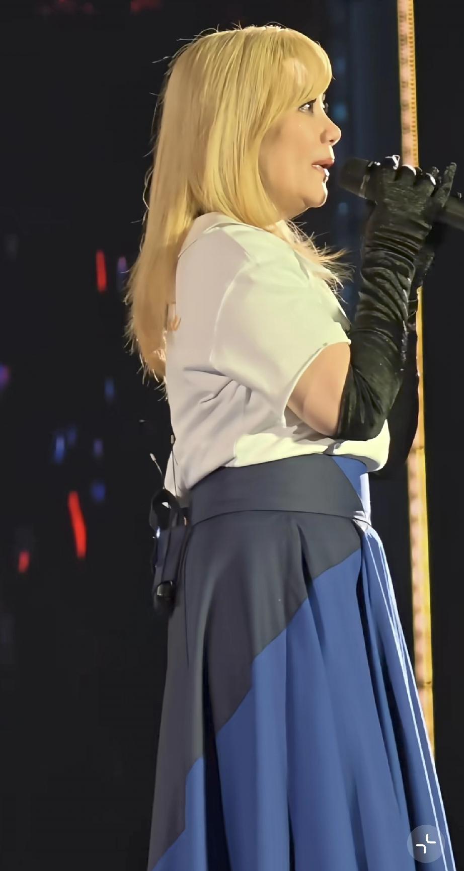 张惠妹胖了，孙燕姿胖了，梁静茹也胖了，还哭了!3月28日，梁静茹在南京举办演