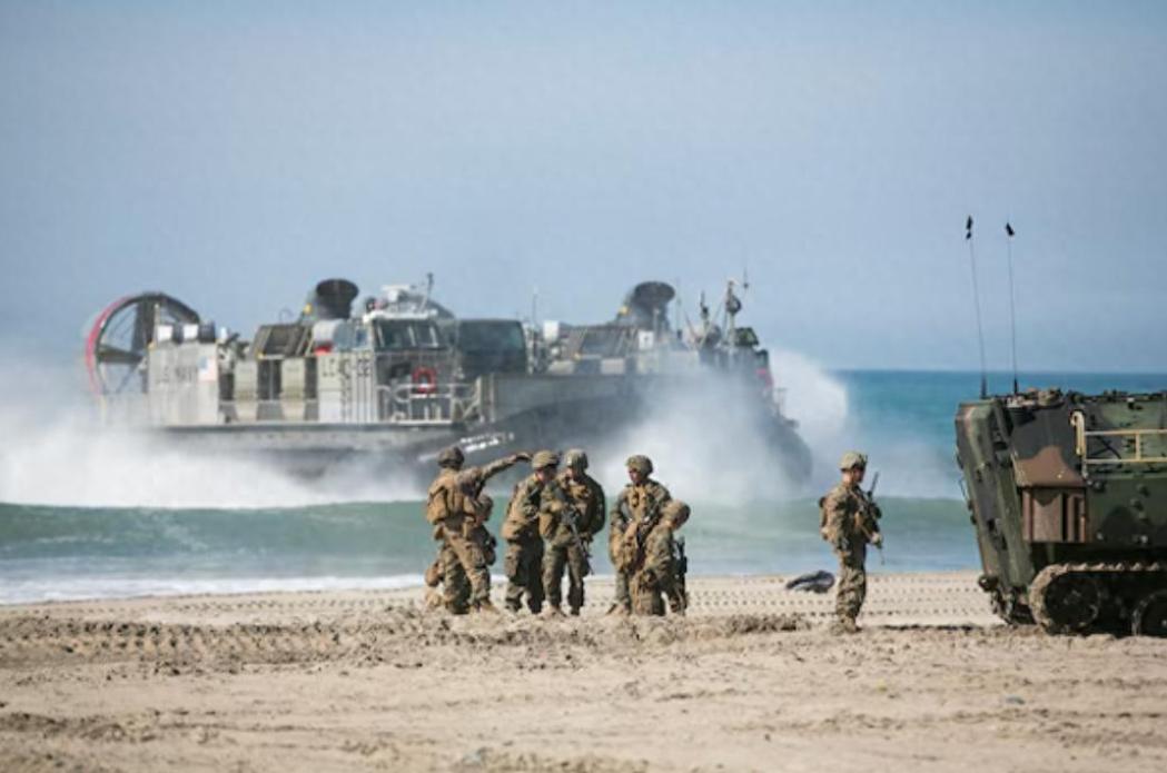 太过分了！美日竟选在我国春节期间，在我家门口搞大规模军演！据公开信息，2月11日