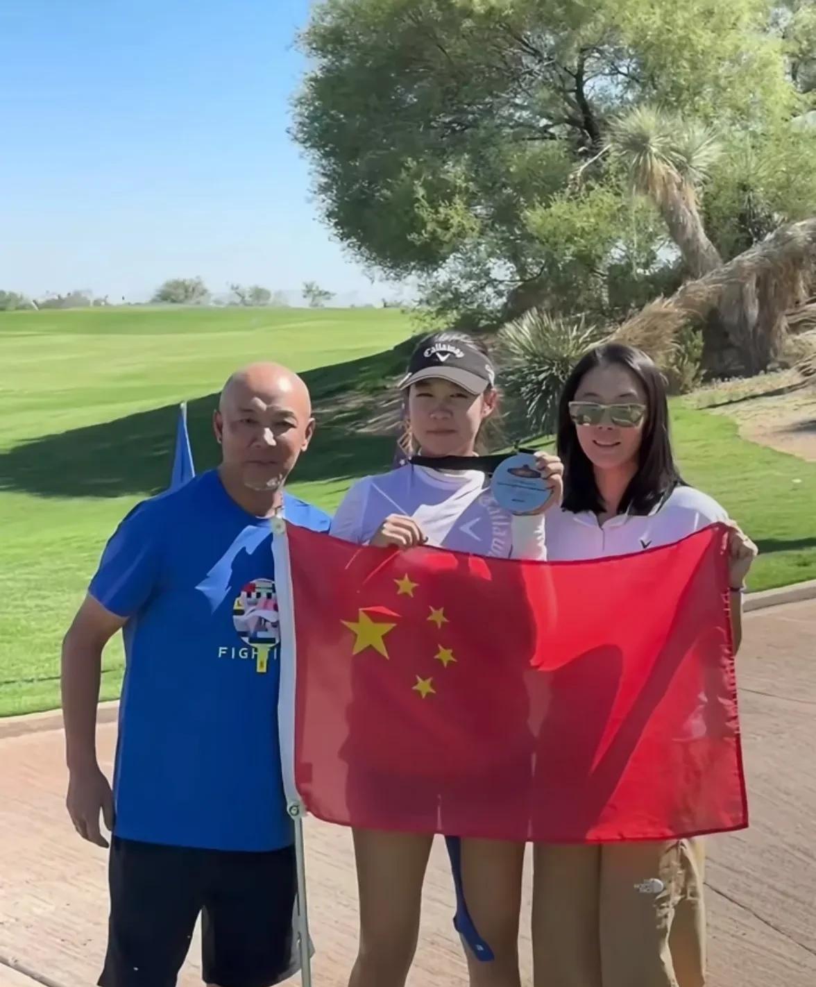 肖战指导女儿肖凯丽获得110thSouthwesternAmateur-Wo