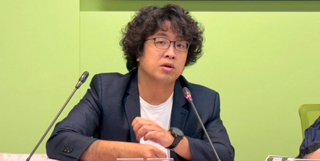 【违法必究！“台独”顽固分子沈伯洋父亲公司被禁止与大陆企业做生意只是起手式】民进