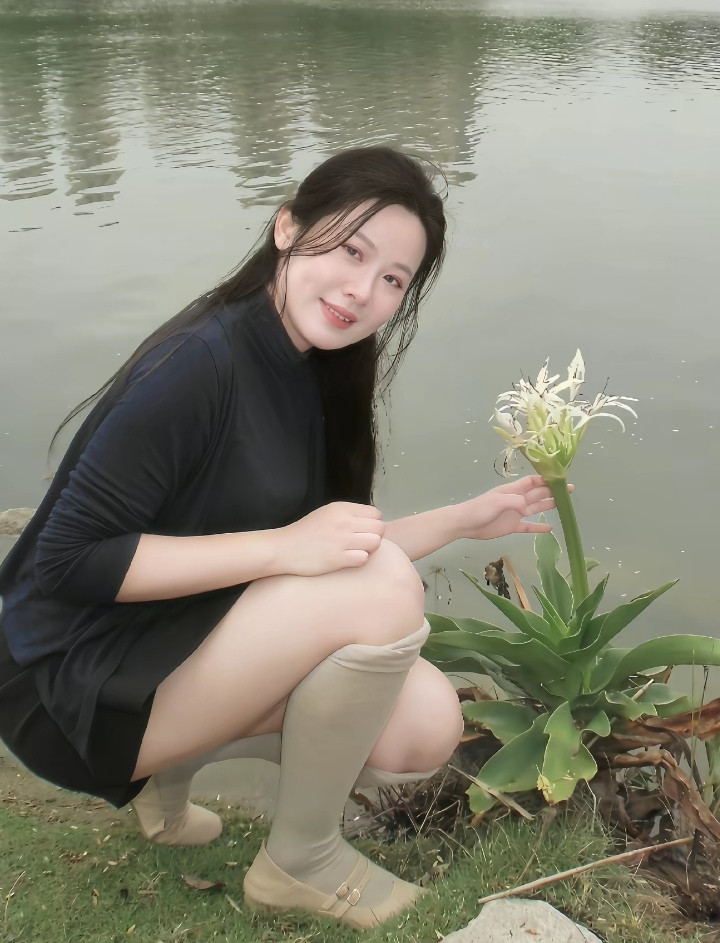 微胖，肉肉的感觉真好