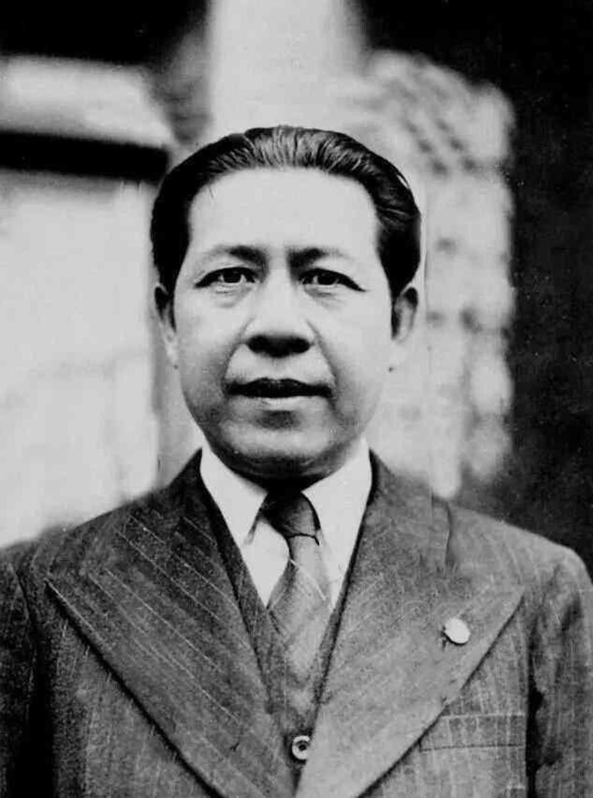 🌞1946年，汉奸陈公博临死之前要求要将两件物品带进棺材，这两件物品分别是