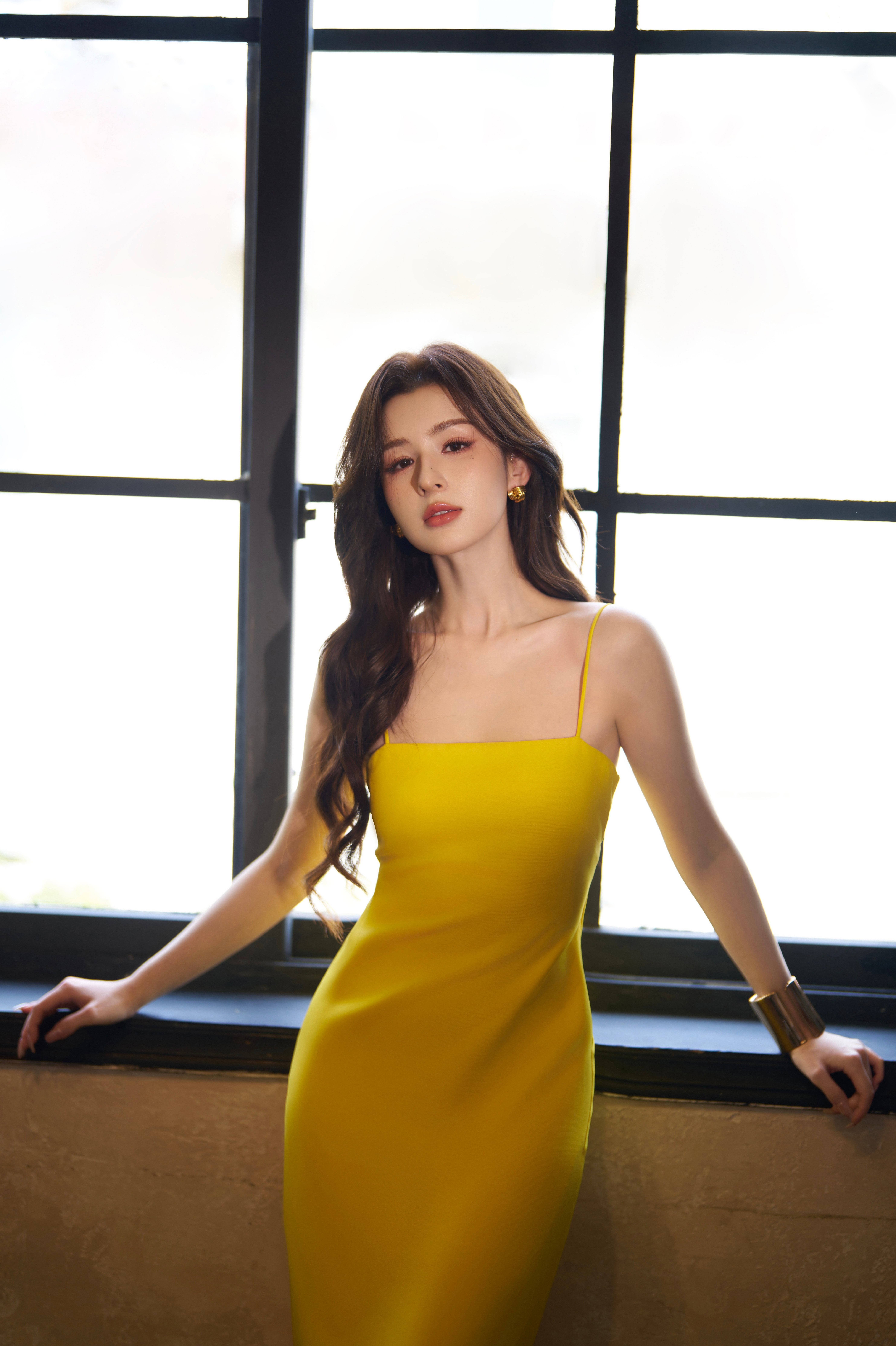 哈妮克孜大小姐驾到哈妮克孜最新物料：拉夫劳伦成都活动出图