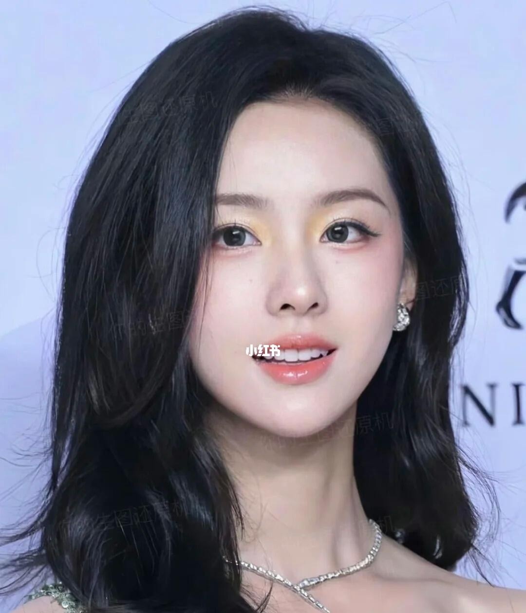 我滴个老天奶。。她的颜好震撼！！！??陈都灵！清冷白月光啊啊啊啊啊
