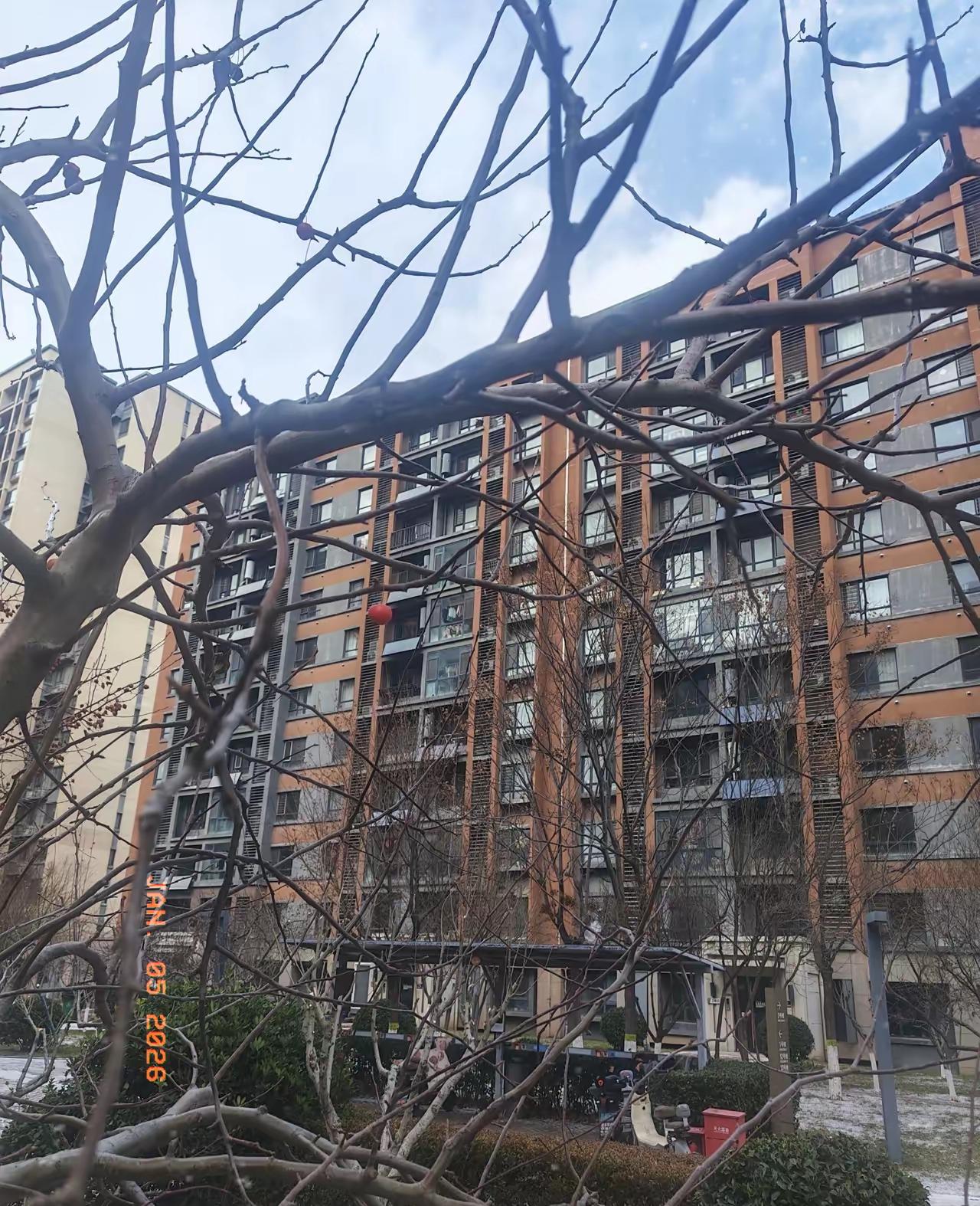 最近烟台发生一件大事，LG工厂解散了，不是破产，是迁移搬去越南了。​1400人