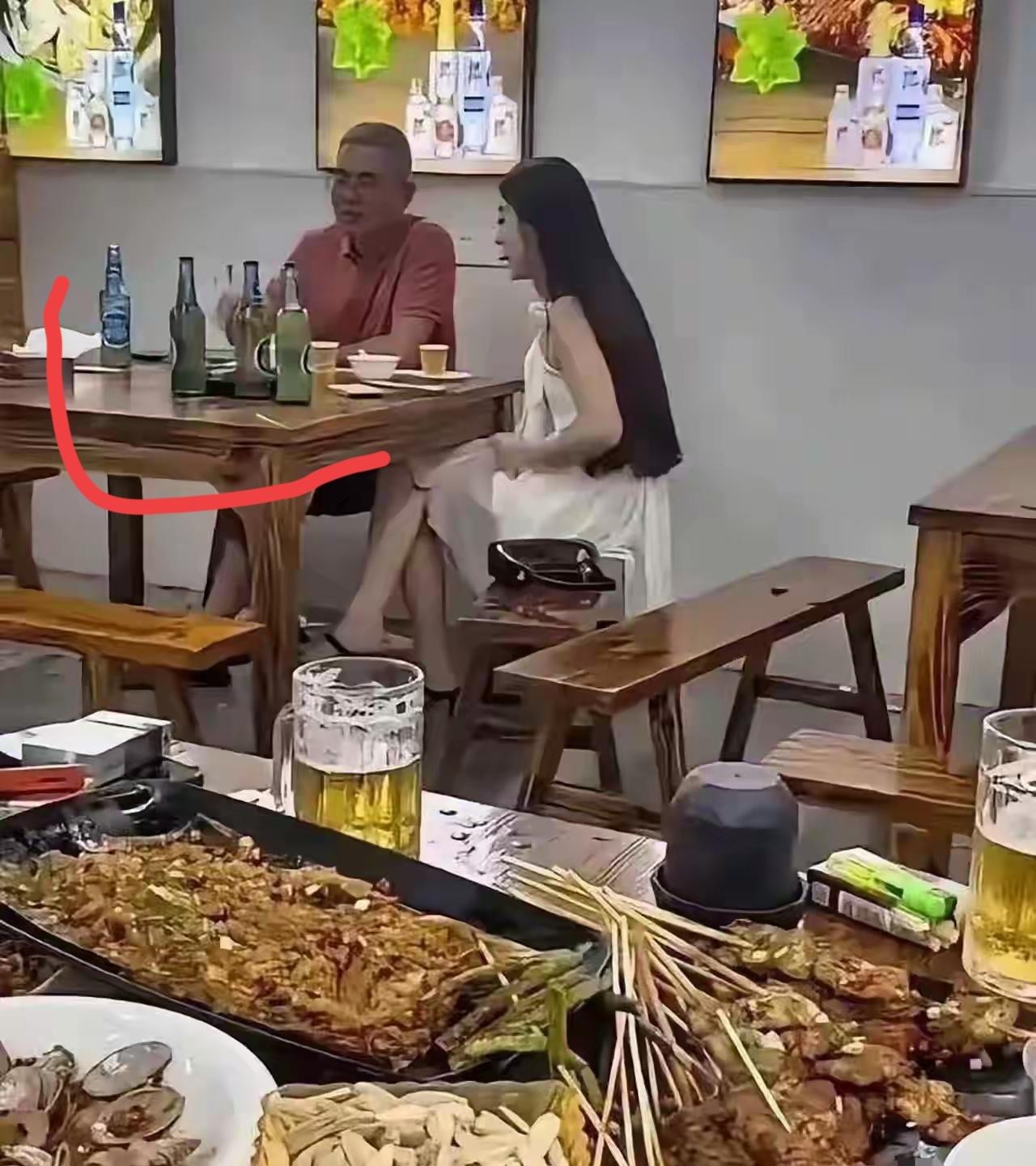 这男人看着好有气质，大家觉得他是体质内的吗？