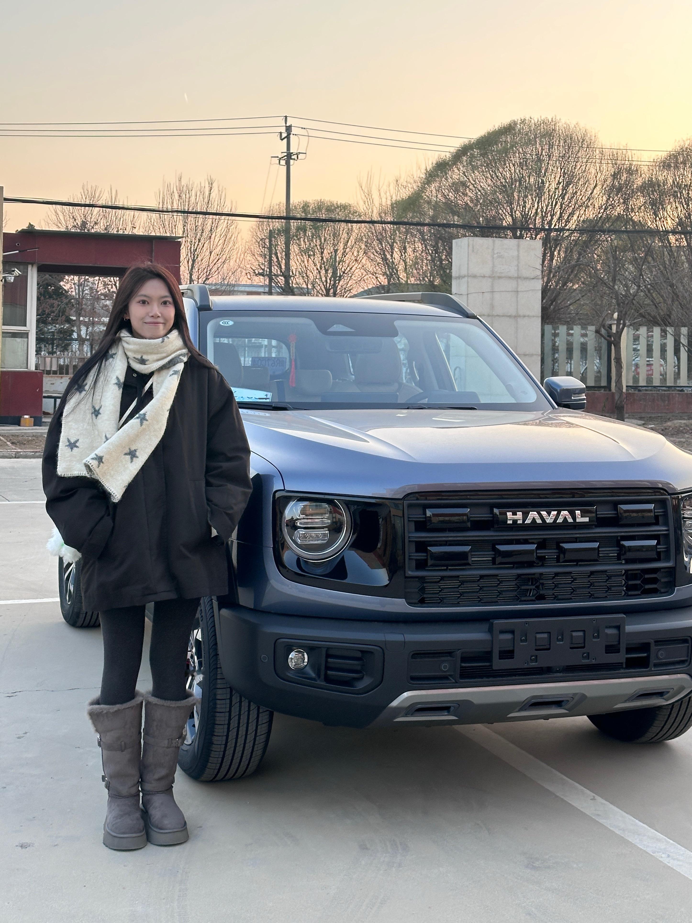 开森！提了辆雾隐蓝的哈弗大狗补贴拿拿，算下来只要九万多。车内空间很大，家里人都很