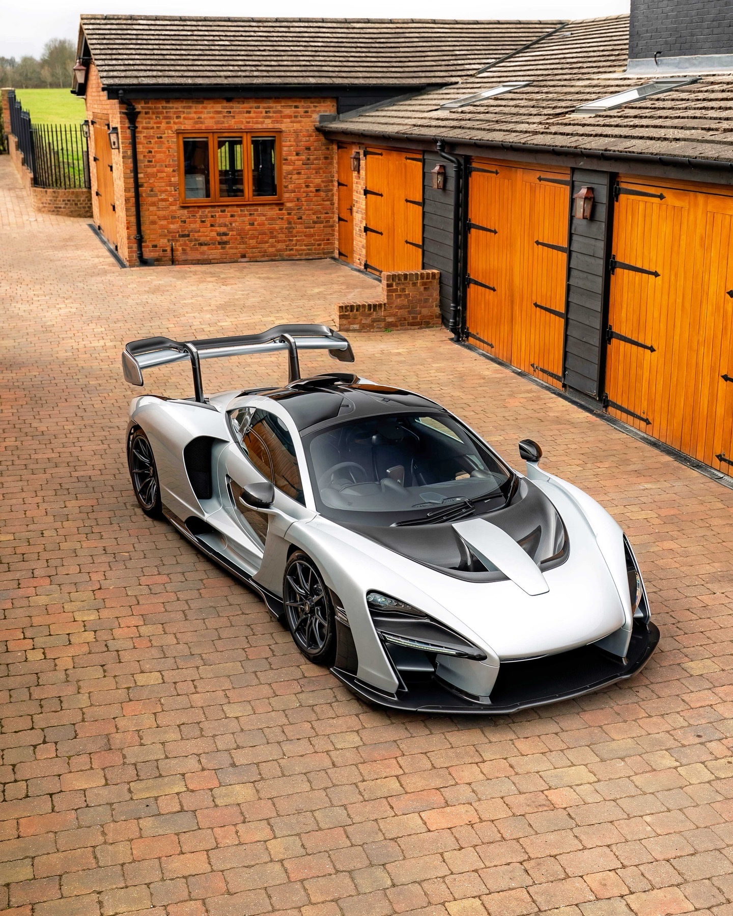 2019款迈凯伦Senna，终极合法道路赛车。编号43，共500辆。采用迈凯伦标