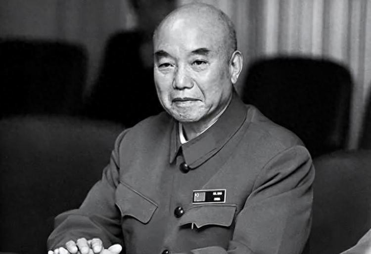 萧克上将坦言自己一生经历过三次“站错队”，具体都有哪些令人深思的历史时刻？19