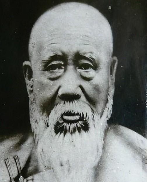 翁同龢“内定”张謇为状元，次次押错人光绪二十年，光绪的老师翁同龢担任会试正总裁