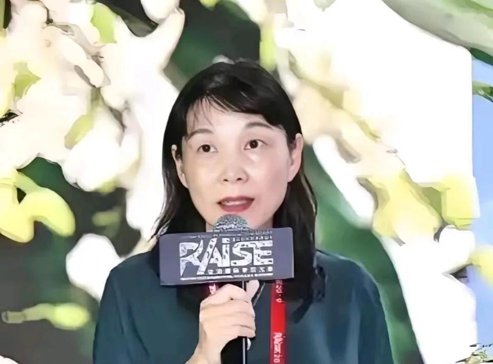 比宗馥莉更有手段的其实是杜建英，只是杜建英犯了一个致命错误那就是——轻敌！