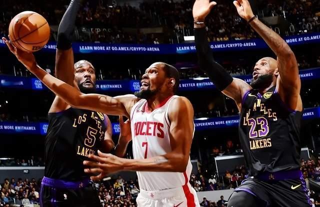 首轮G2结束，我意外地发现了这两个“神奇”球队！1，西部的湖人，季后赛首轮开始