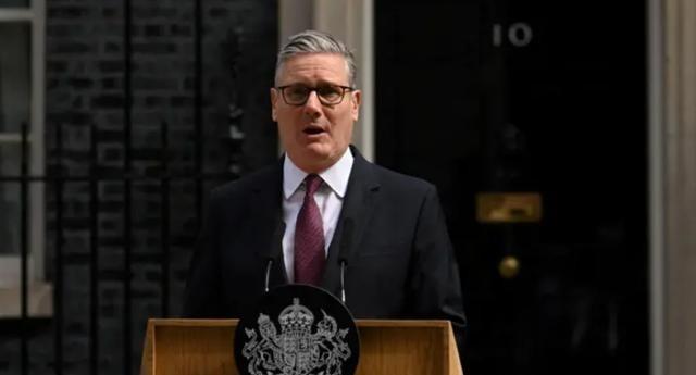 英国政坛变天，斯塔默宣布辞职，新首相板上钉钉，对华态度不一般英国这些年换首相
