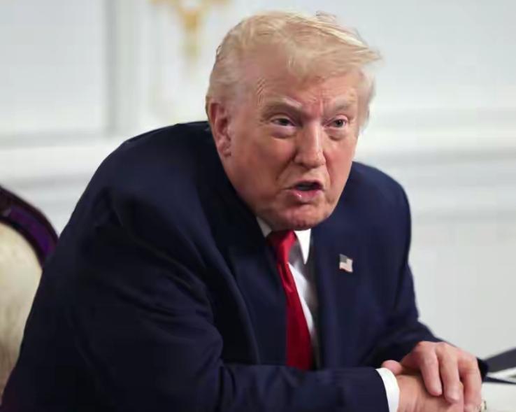 特朗普想派地面部队进伊朗？这老小子是嫌航母沉得不够快！刚被导弹开瓢航母还没跑