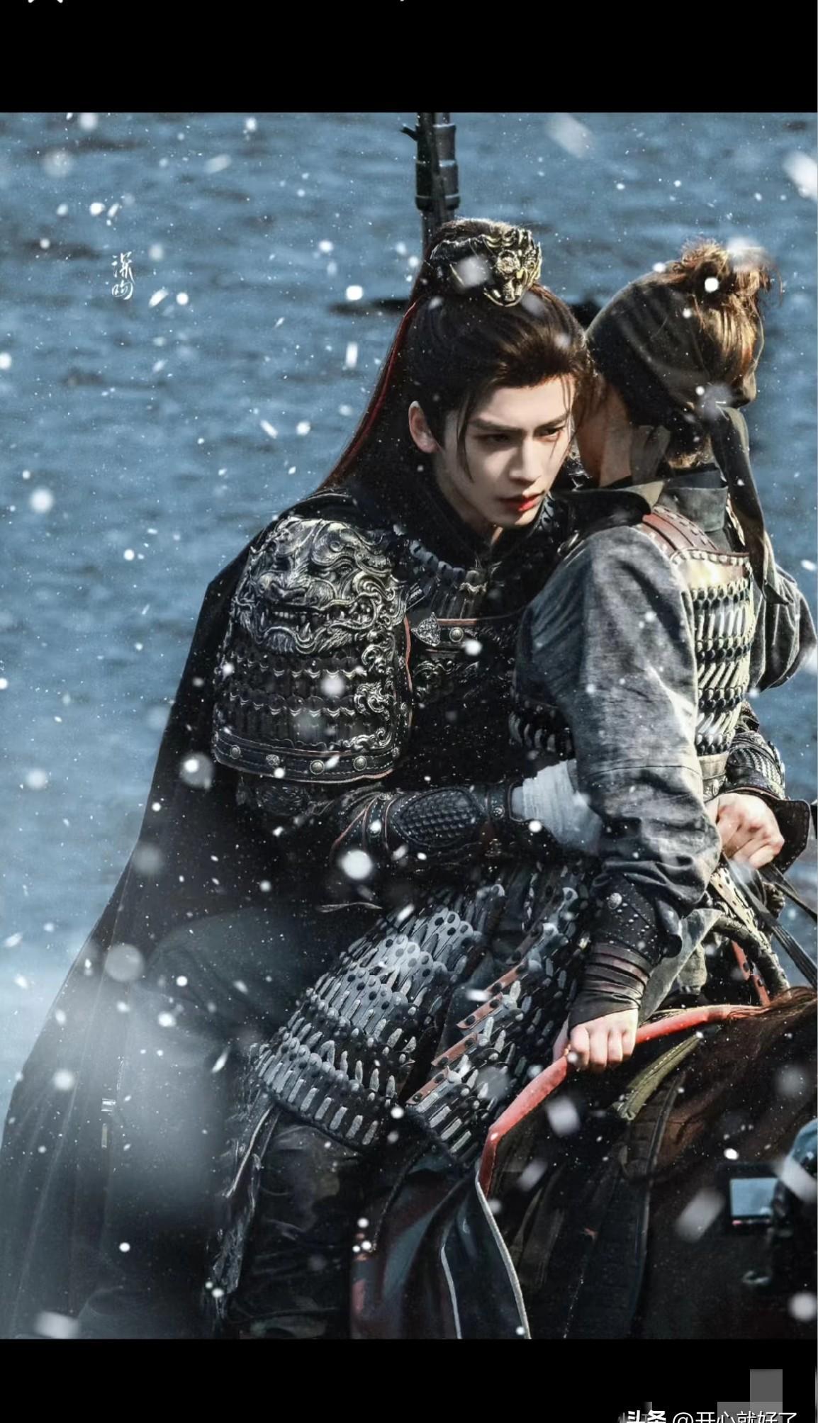 花絮里那一下，谢征脚踩马镫，手一拽缰绳，樊长玉直接面对面坐他腿上。镜头就两秒