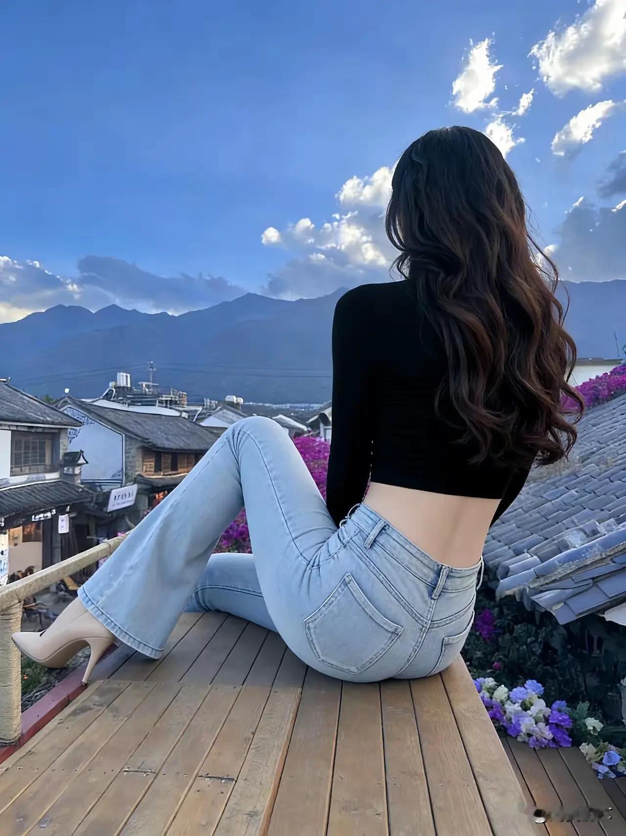 俯瞰古城，静享山间美景，悠然自得