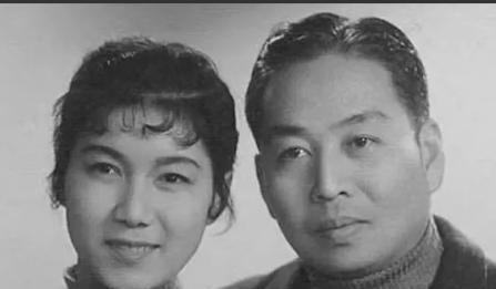 那一夜，小叔子盛弘对赵丽蓉说：“嫂子，我哥走了三年了，咱俩在一起过吧？”赵丽蓉说
