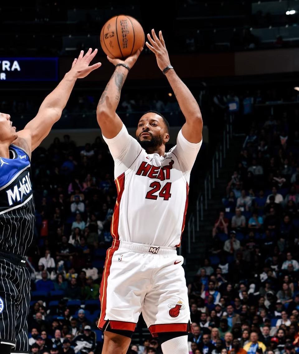 诺曼·鲍威尔在参加播客时，谈到了热火队的训练强度🤔“我刚来球队时，斯波教练给