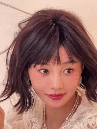 胡意旋短发胡意旋短发造型刷到胡意旋短发直接被惊艳！温柔中带着俏皮灵动，造型师太