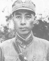 1927年4月12日，周恩来被捕。上海的春天本该有弄堂里的玉兰香，那年却只有