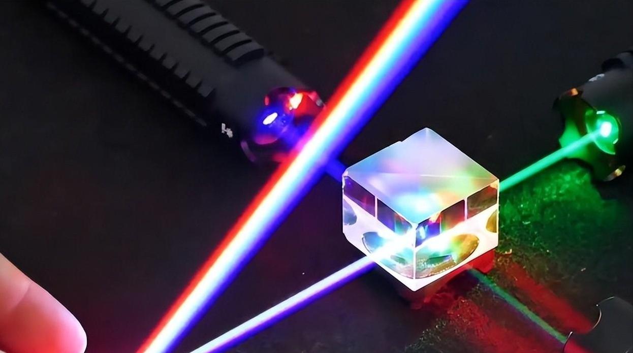 美国也被封锁了？中国这一技术全球领先，给美国15年也难以追赶这些年，美国习惯