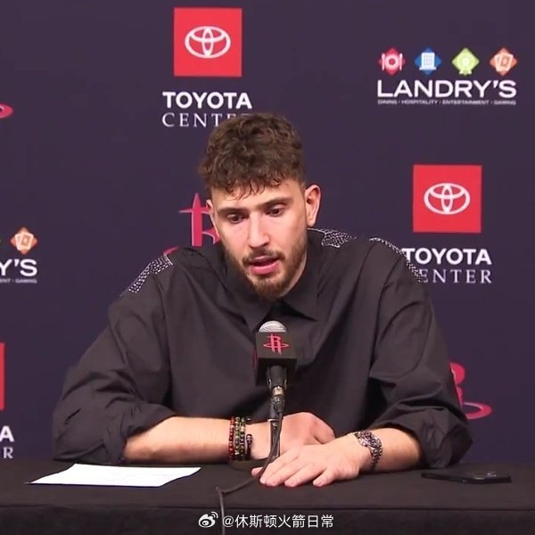 记者：“你是不是因为过多地考虑自己的表现而给自己施加了太大的压力？”申京：“我