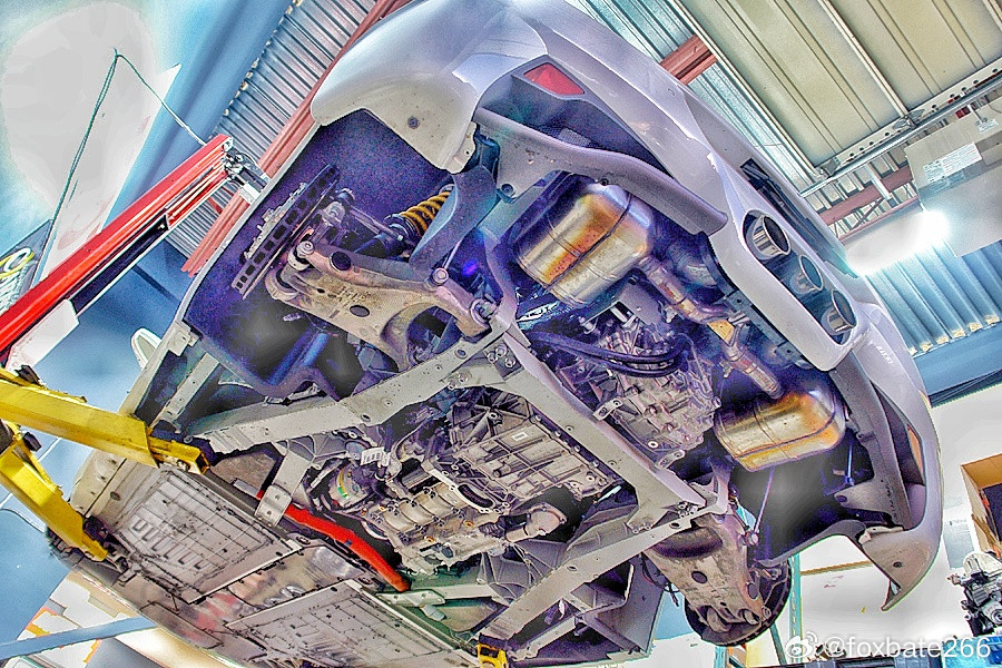 法拉利458/488车底。。。地板横条。。。发动机鸡脚悬置。。。