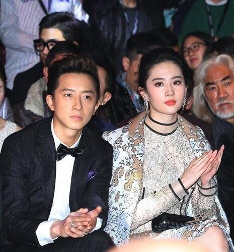 这张完全可以理解韩庚的颜值顶流，头小和立体度竟然和刘亦菲很像，果真好看的人都是相