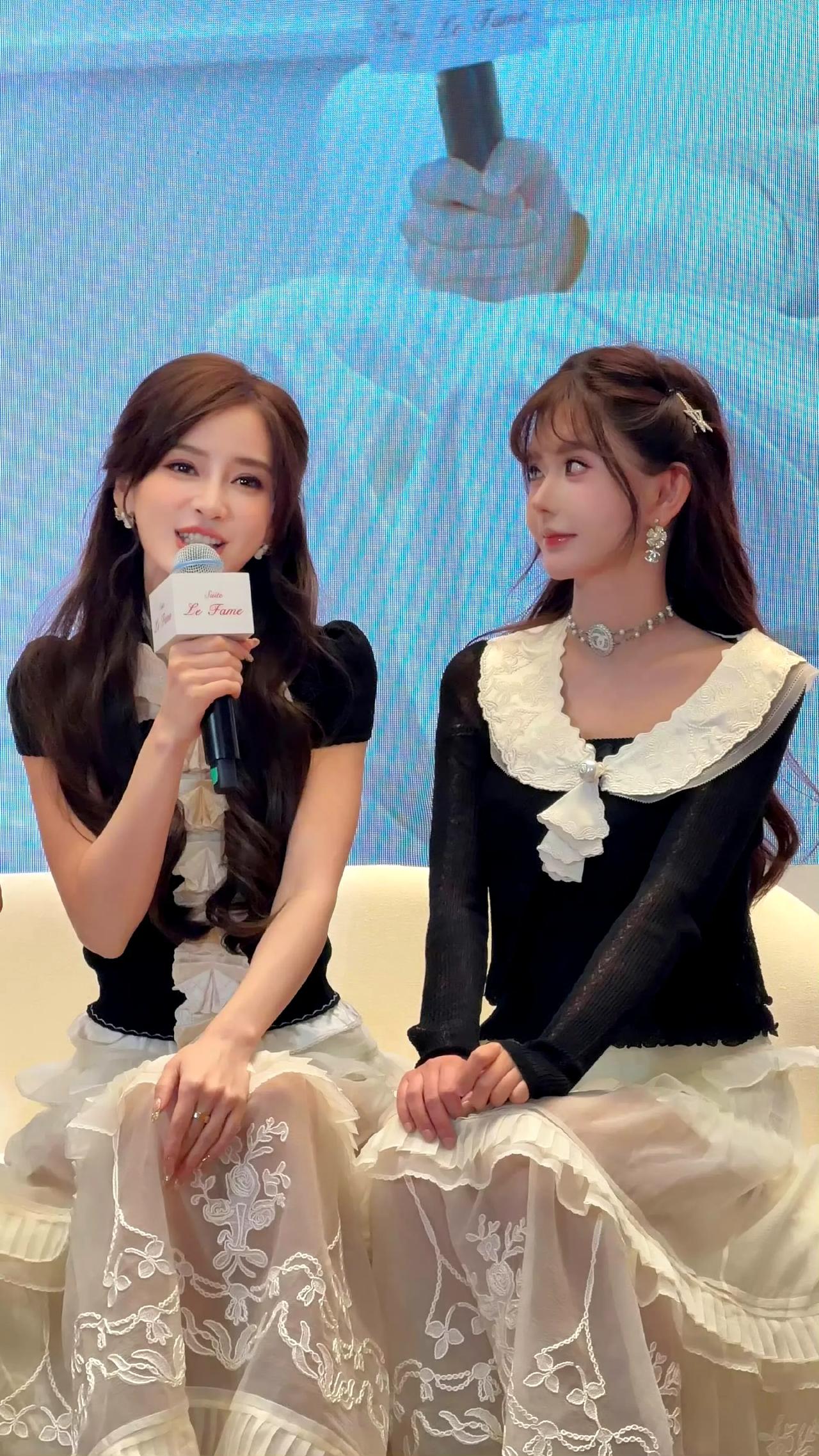 杨颖与网红韩安冉同框出席活动!杨颖与韩安冉同框，这画面太绝了！一边是骨相绝美的