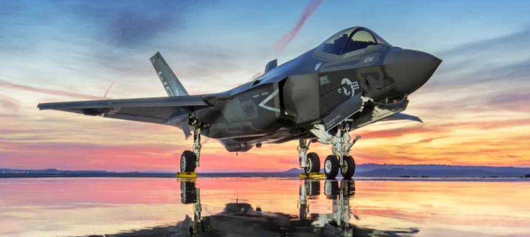 美国要是把F-35战斗机改成了双发，那不就成了歼-35战斗机，那么美国方面早前嘲