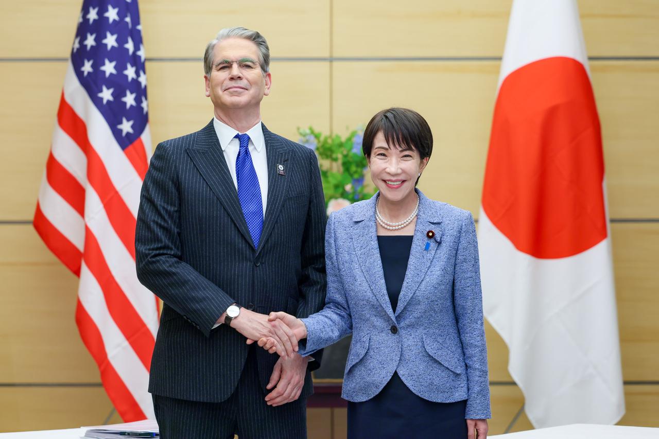 美国救日元？别天真了。东京这两天松了一口气，原因是华盛顿递来了“救命稻草”。