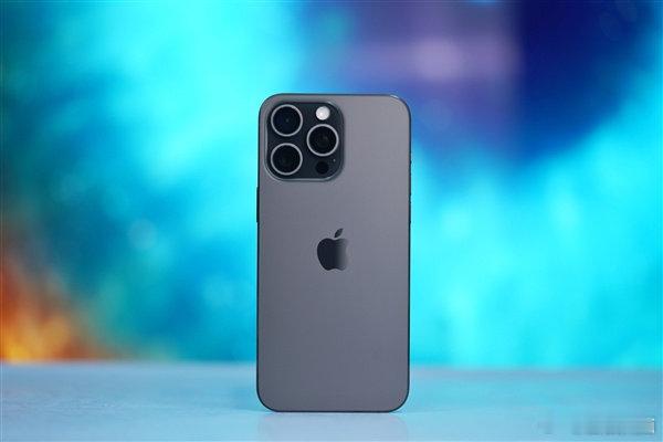 【苹果AI功能遇冷：三成iPhone用户拒绝升级iOS18】快科技1月2