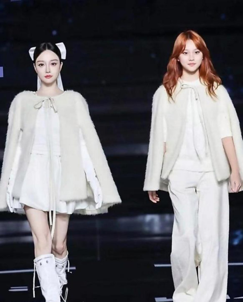 医美真可怕，妈妈竟比女儿还显年轻。