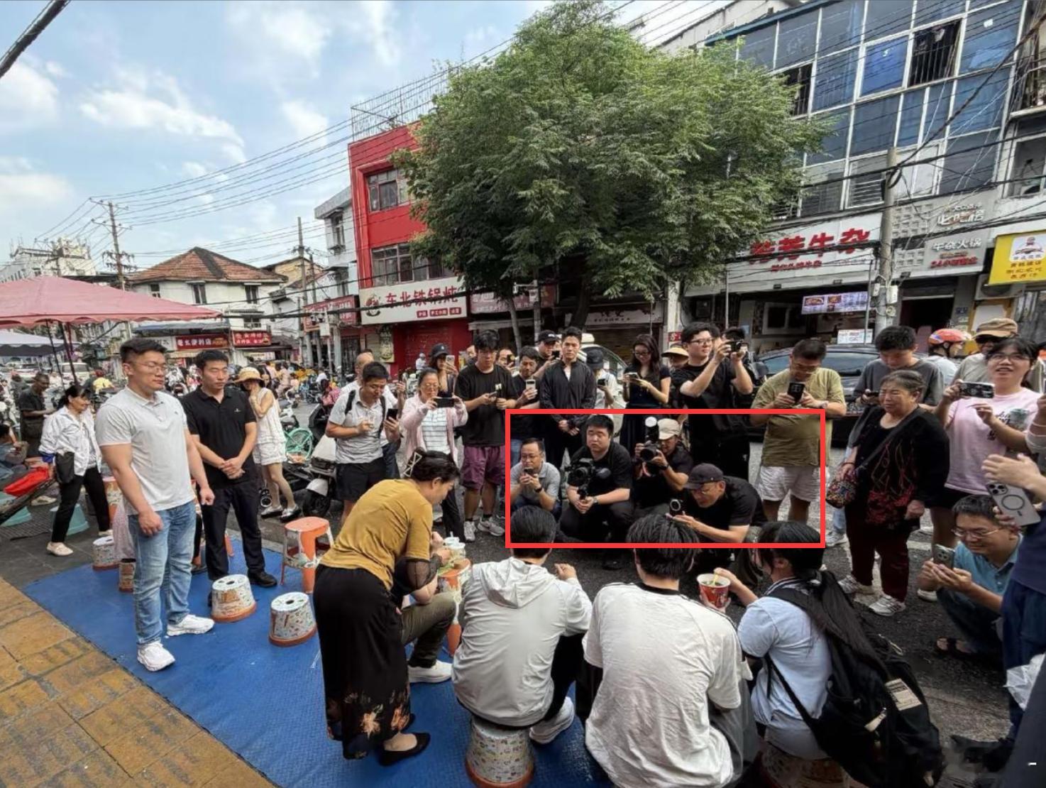 雷军说当初不该和董明珠打赌很多人都在骂雷军吃个早饭还要长枪短炮跟着，可是从