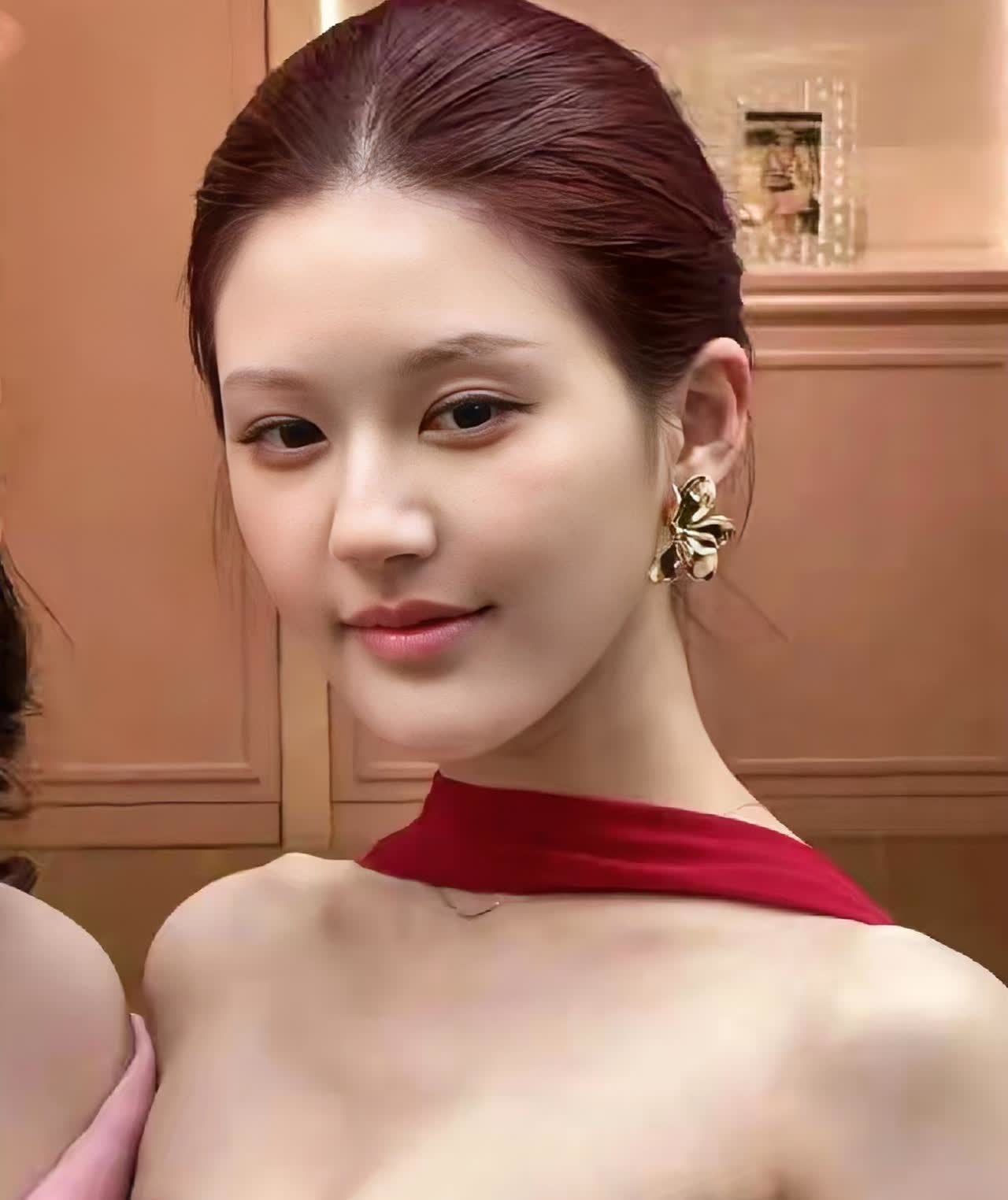 我有预感以后赵露思很难接到好资源了不是演技问题，也不是外貌原因而