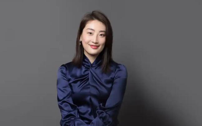 宗富力的个人品牌KellyOne在沉寂一年后低调重启，这次推出的“果然波波