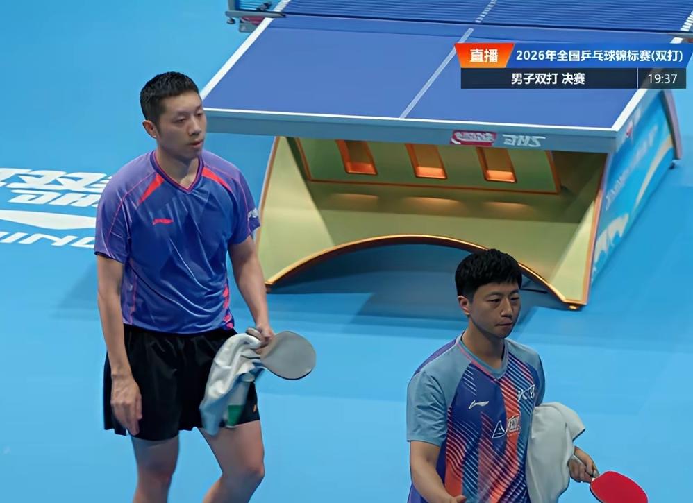 马龙许昕夺冠，全程面无表情，背后藏着国乒最大隐患。1、断层太明显了，马龙38