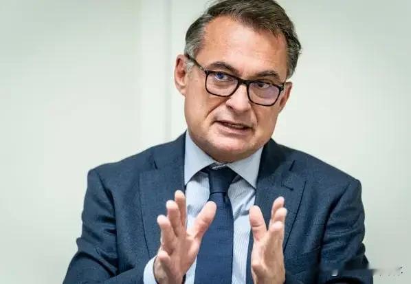 德国央行行长对中国发出警告！11月7日，德国中央银行行长、欧洲央行管理委员会