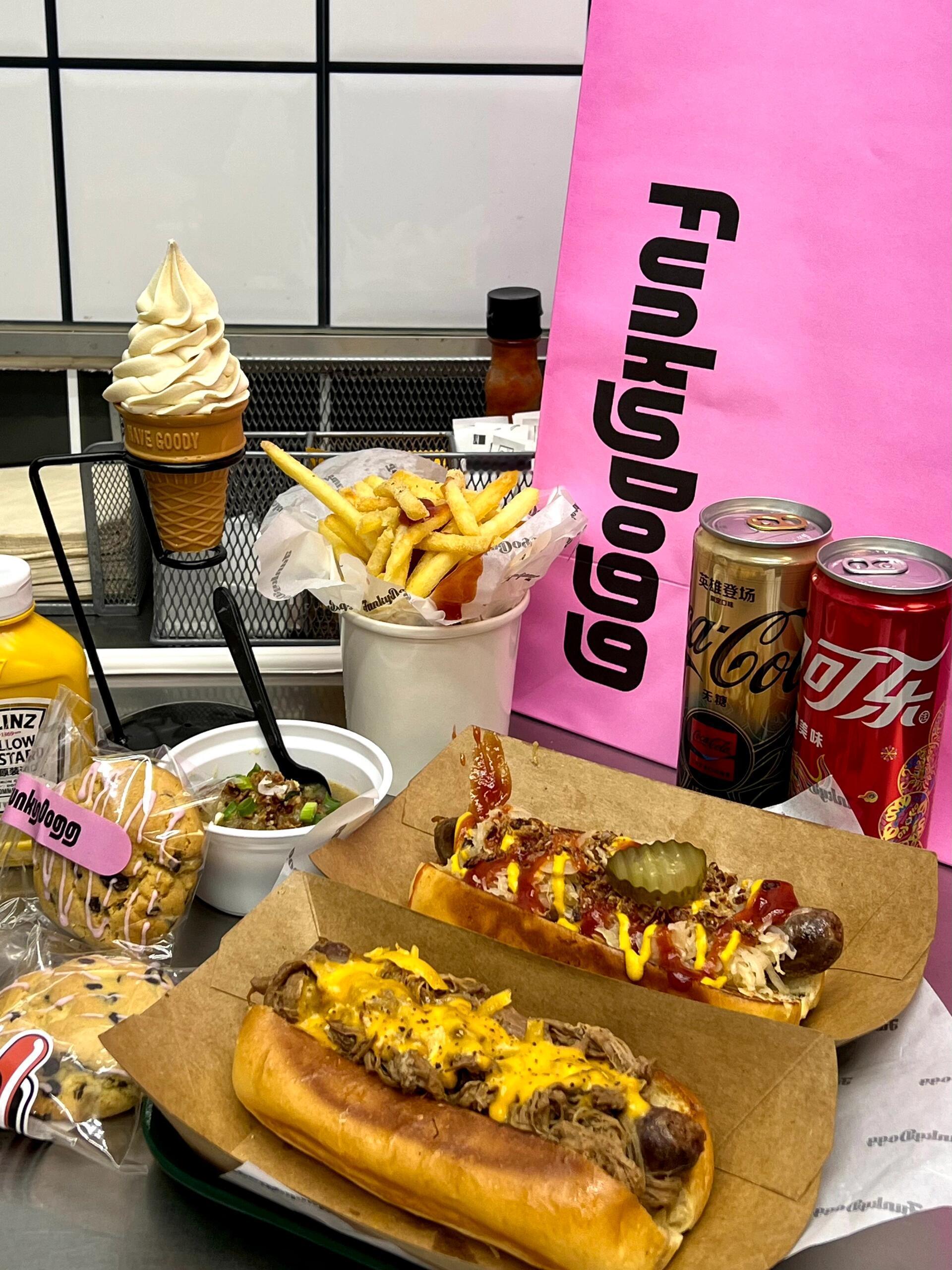 脑袋空空：💭(・・?) 不如去整点热狗吃吃🥖ꈍᴥꈍ🌭​​​