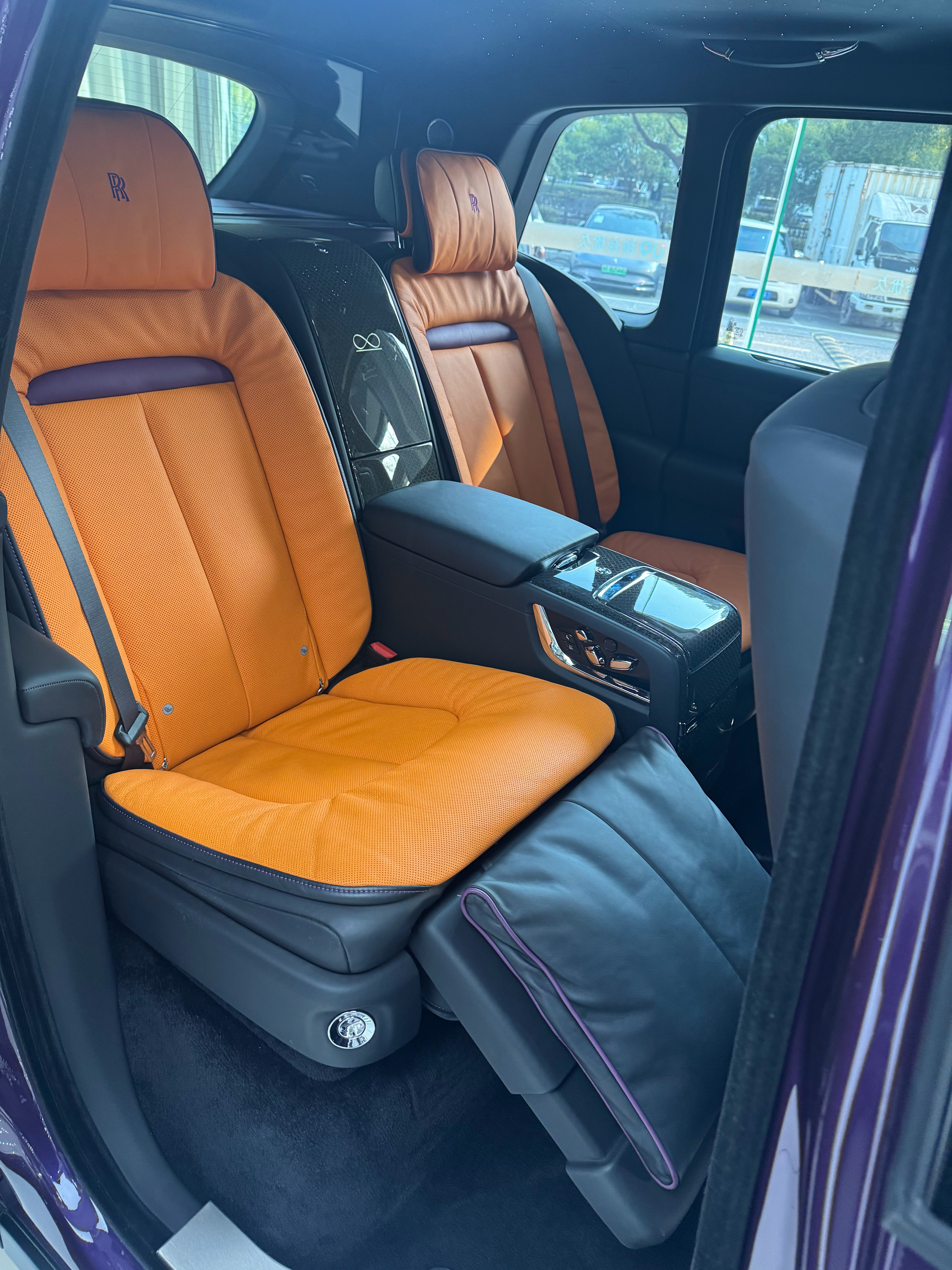 库里南的航空座椅也是个鸡肋…这空间表现…