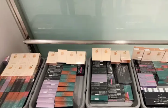 点子真多，胆子真大！北京大兴国际机场，多名女性旅客，下机后行李刚从机器中扫描出来