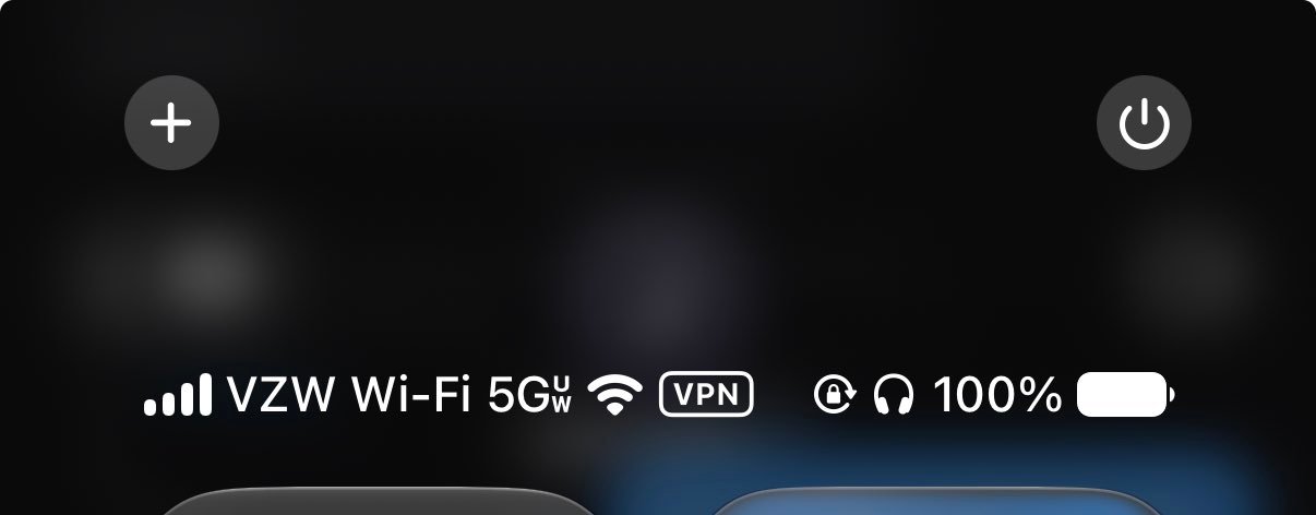 iOS27Beta3控制中心的状态栏同时显示5G和Wi-Fi图标